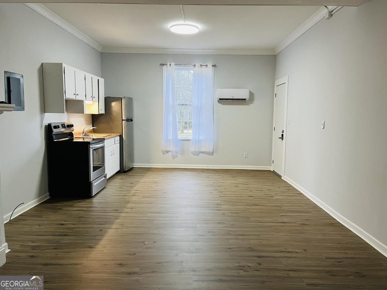 504 Broad St Apt 2 #2 - Photo 4 of 10