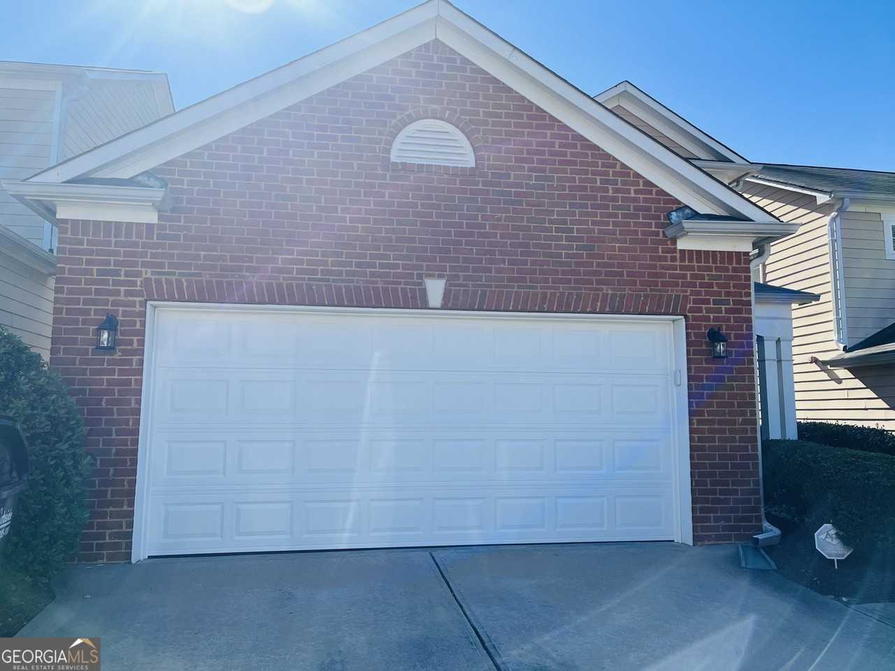 2042 Appaloosa Way - Photo 2 of 34