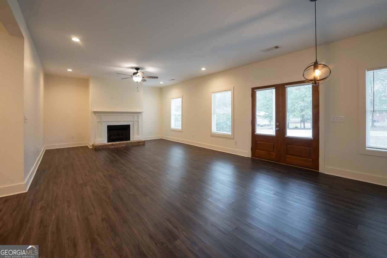 1000 Bell Cir - Photo 5 of 21