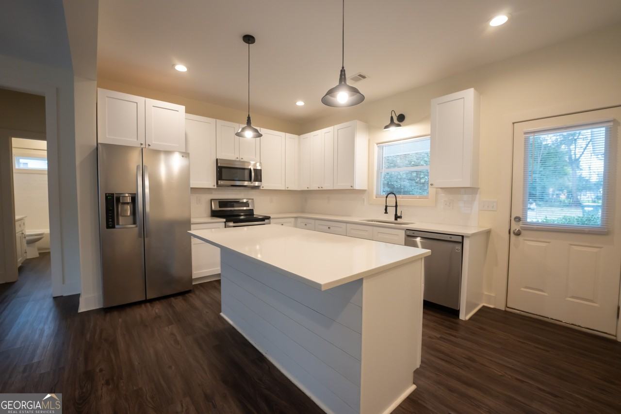 1000 Bell Cir - Photo 7 of 21