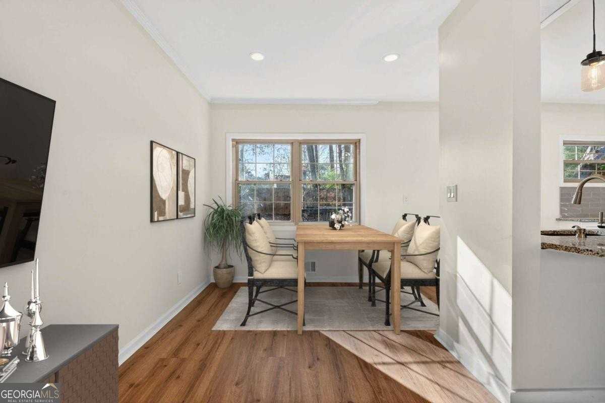 2918 Highland Dr Se - Photo 5 of 20