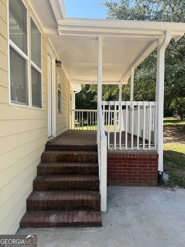 400 Tunis Rd - Photo 2 of 14