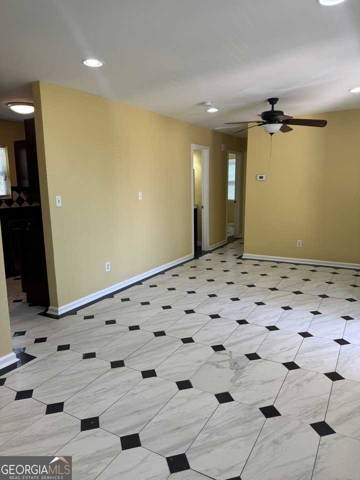 400 Tunis Rd - Photo 6 of 14