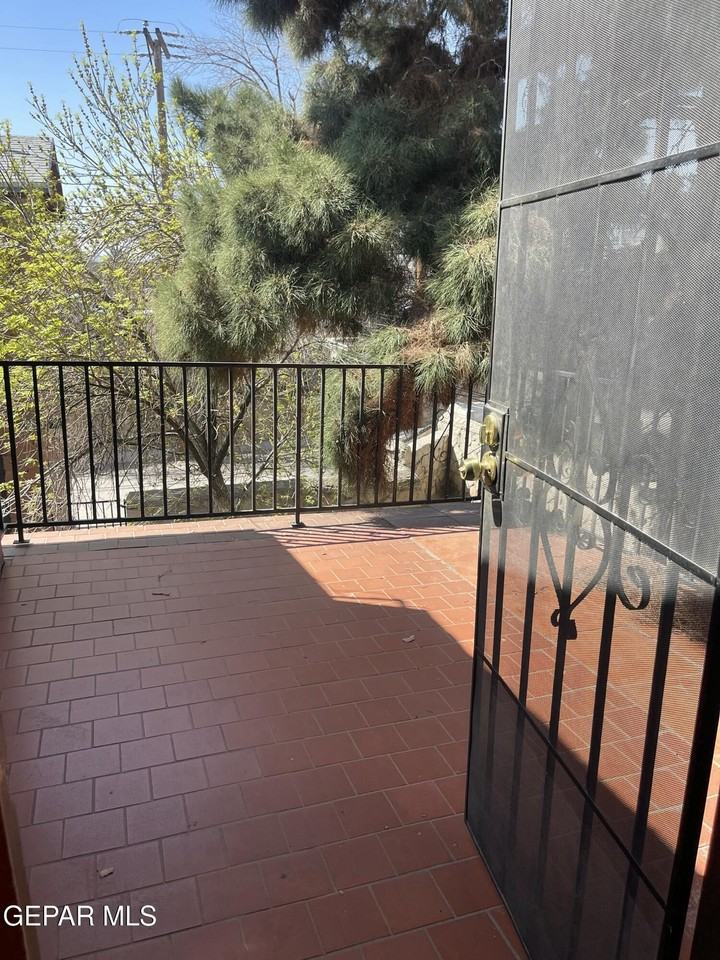 705 N Saint Vrain St Apt 9 #9 - Photo 7 of 7