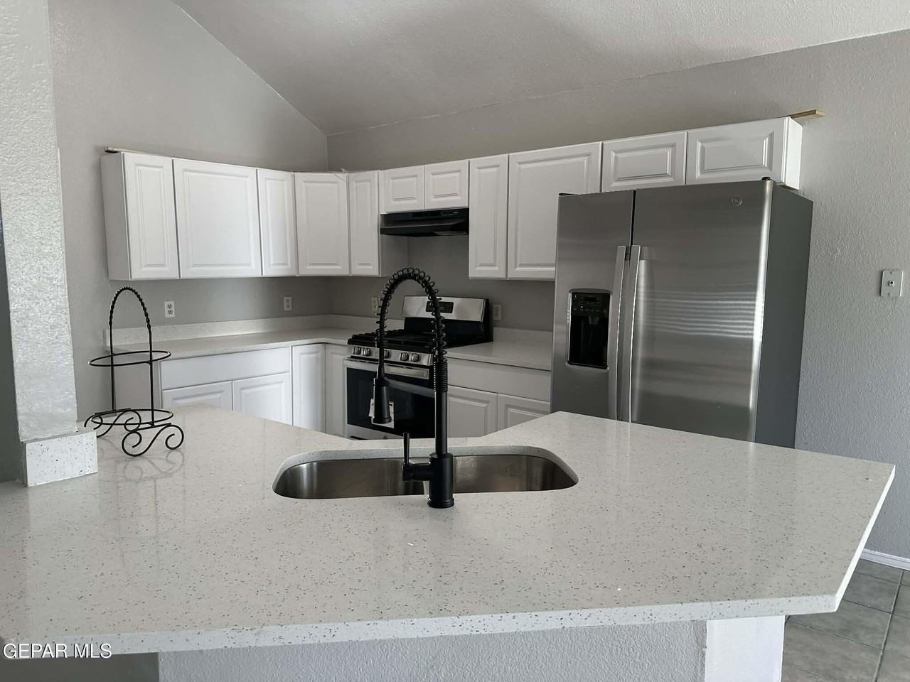 11364 Crater Lake Ave - Photo 3 of 21