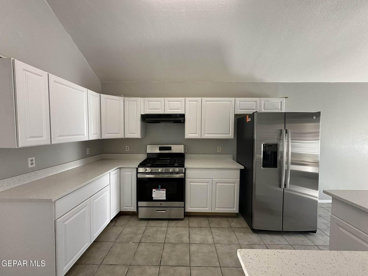 11364 Crater Lake Ave - Photo 4 of 21