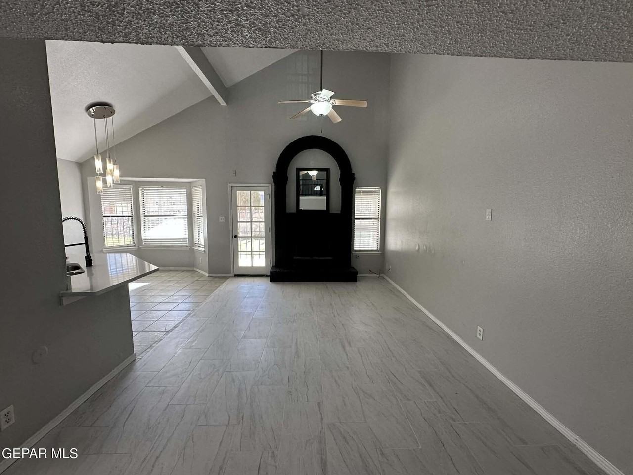 11364 Crater Lake Ave - Photo 7 of 21