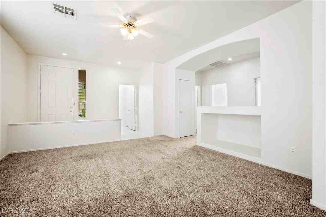 413 Magnolia Arbor St - Photo 4 of 18