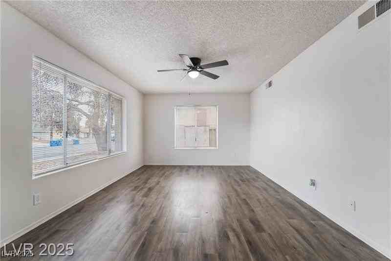 7285 Bridgeview Avenue - Photo 5 of 33