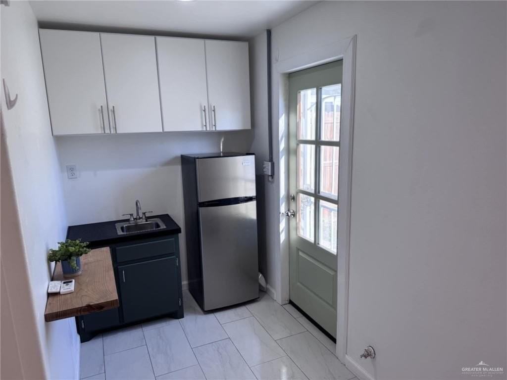 1220 South 8th Avenue - Photo 3 of 10