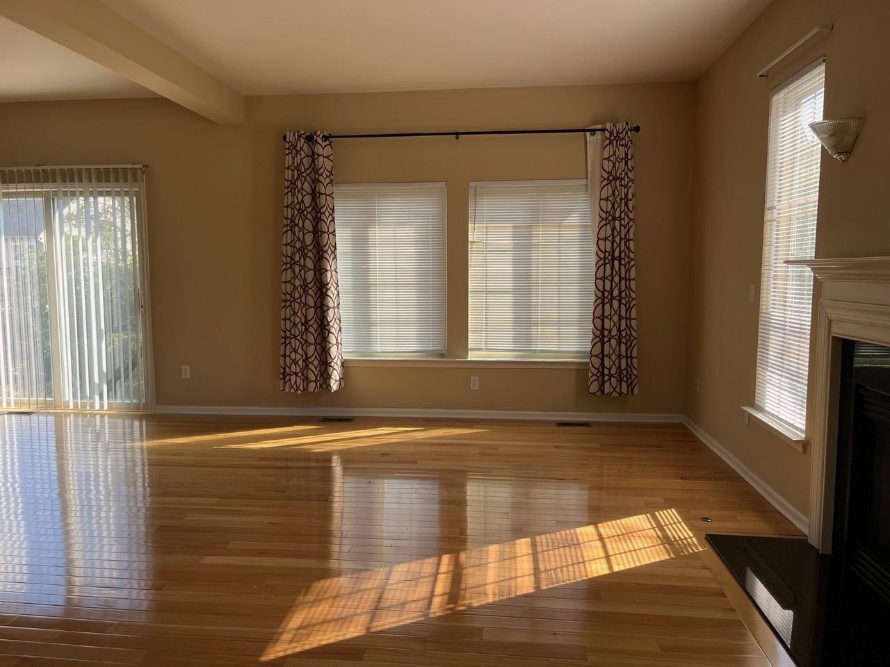 6057 Quebec Ave - Photo 4 of 22