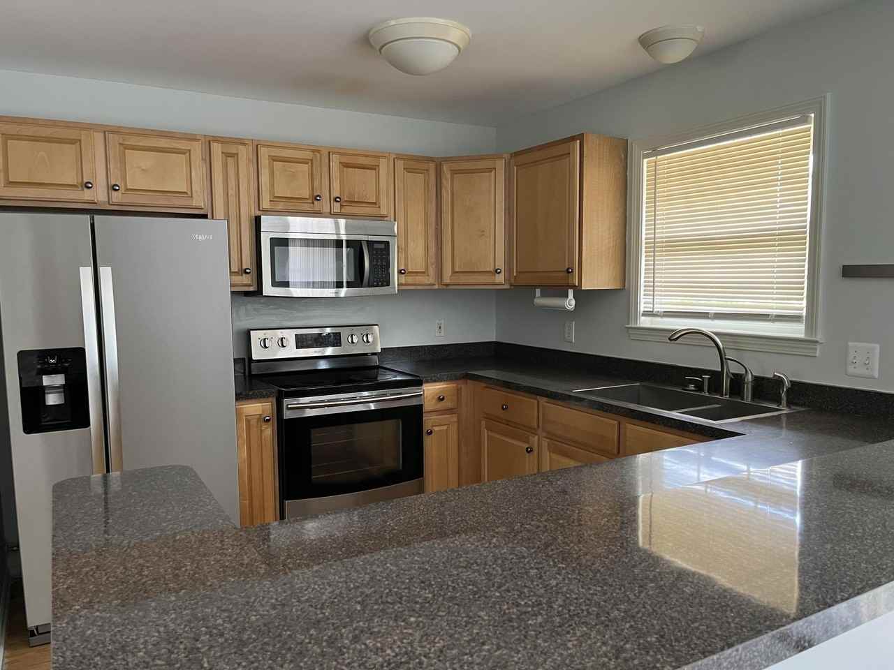 2815 Barclay Way - Photo 3 of 27