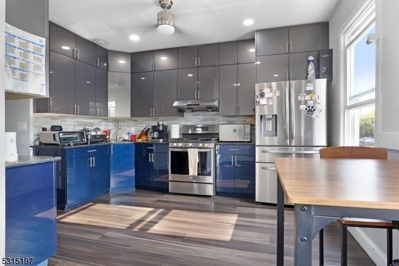 737 Jackson Avenue #2 - Photo 3 of 14