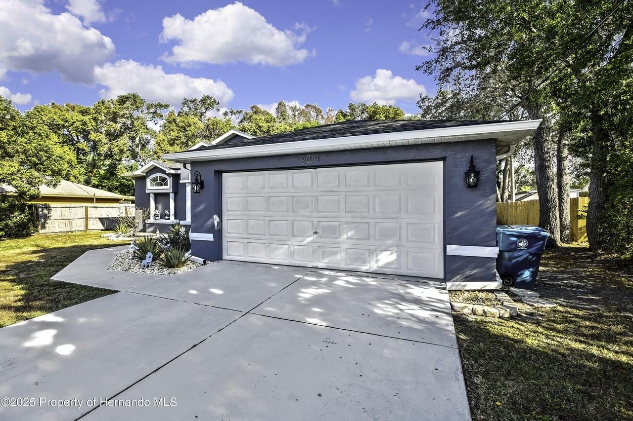 8019 Timberlake Ave - Photo 3 of 36