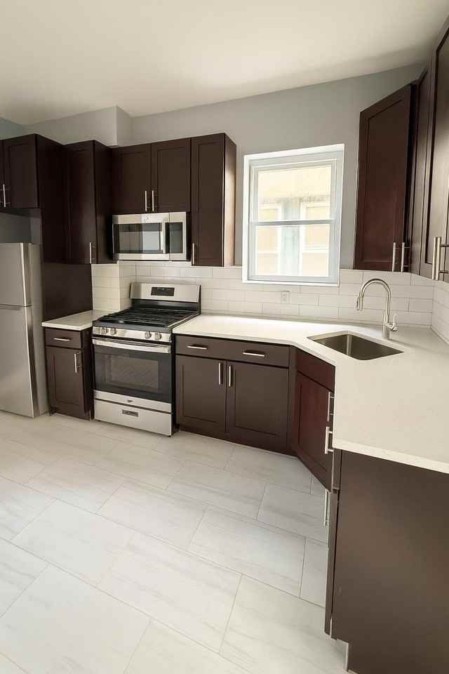 125 W 54th St #2R - Photo 6 of 7