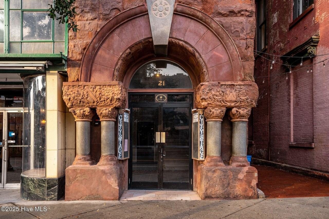 21 N Front St Apt 3b1 #3B1 - Photo 2 of 30