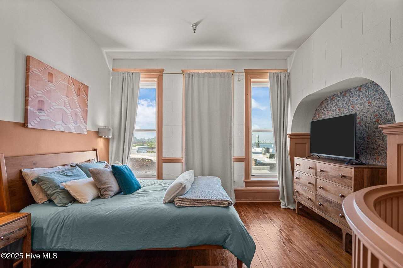 21 N Front St Apt 3b1 #3B1 - Photo 4 of 30