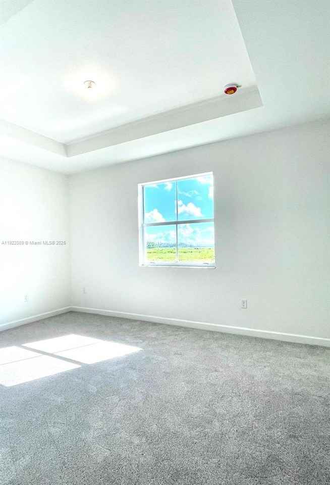 2751 Se 26th St - Photo 7 of 8