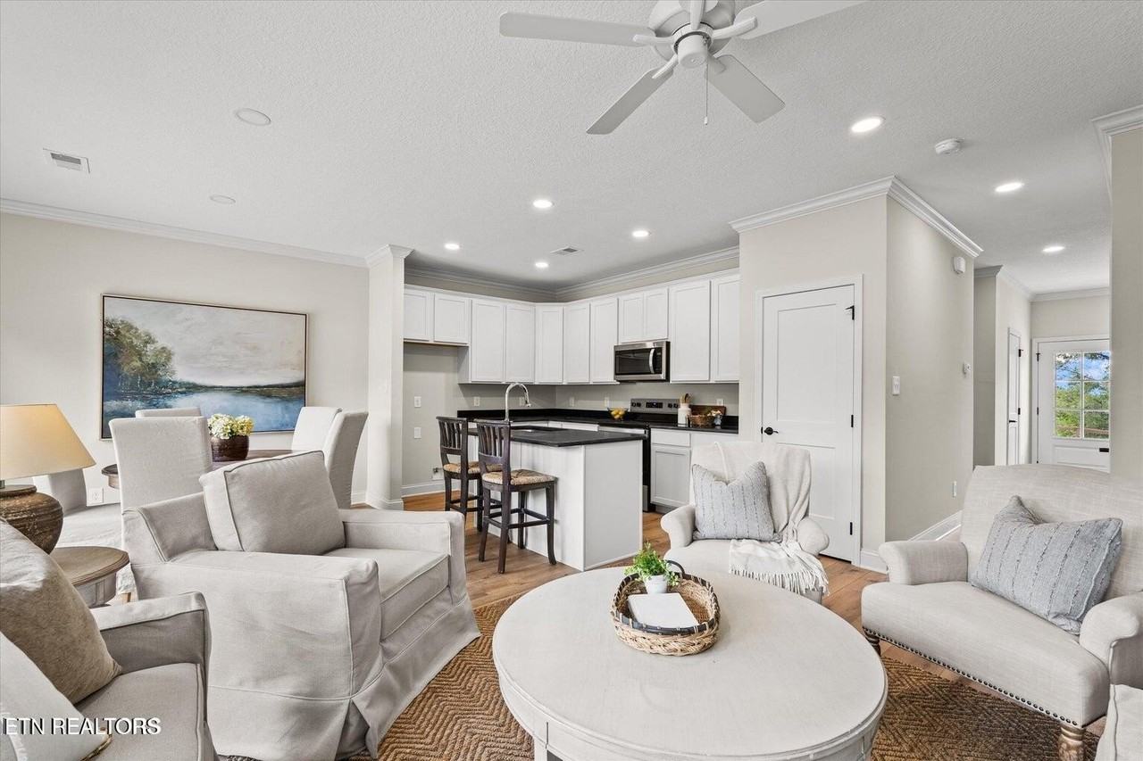 6631 6631 Johnbo Way - Photo 7 of 21