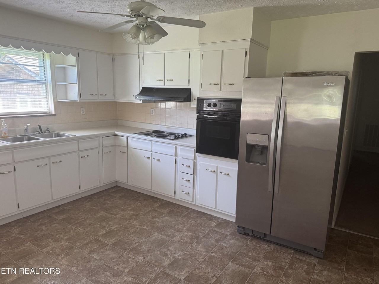 520 Hopewell Road - Photo 4 of 12