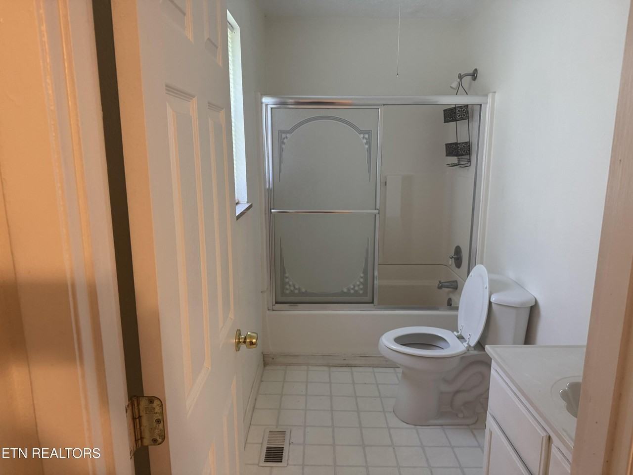 520 Hopewell Road - Photo 7 of 12