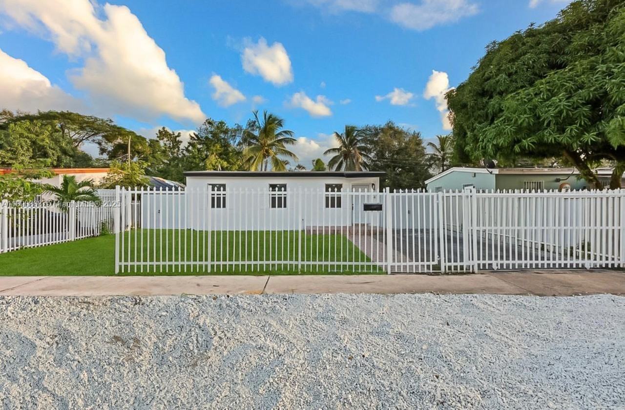 725 Burlington Street - Photo 2 of 8