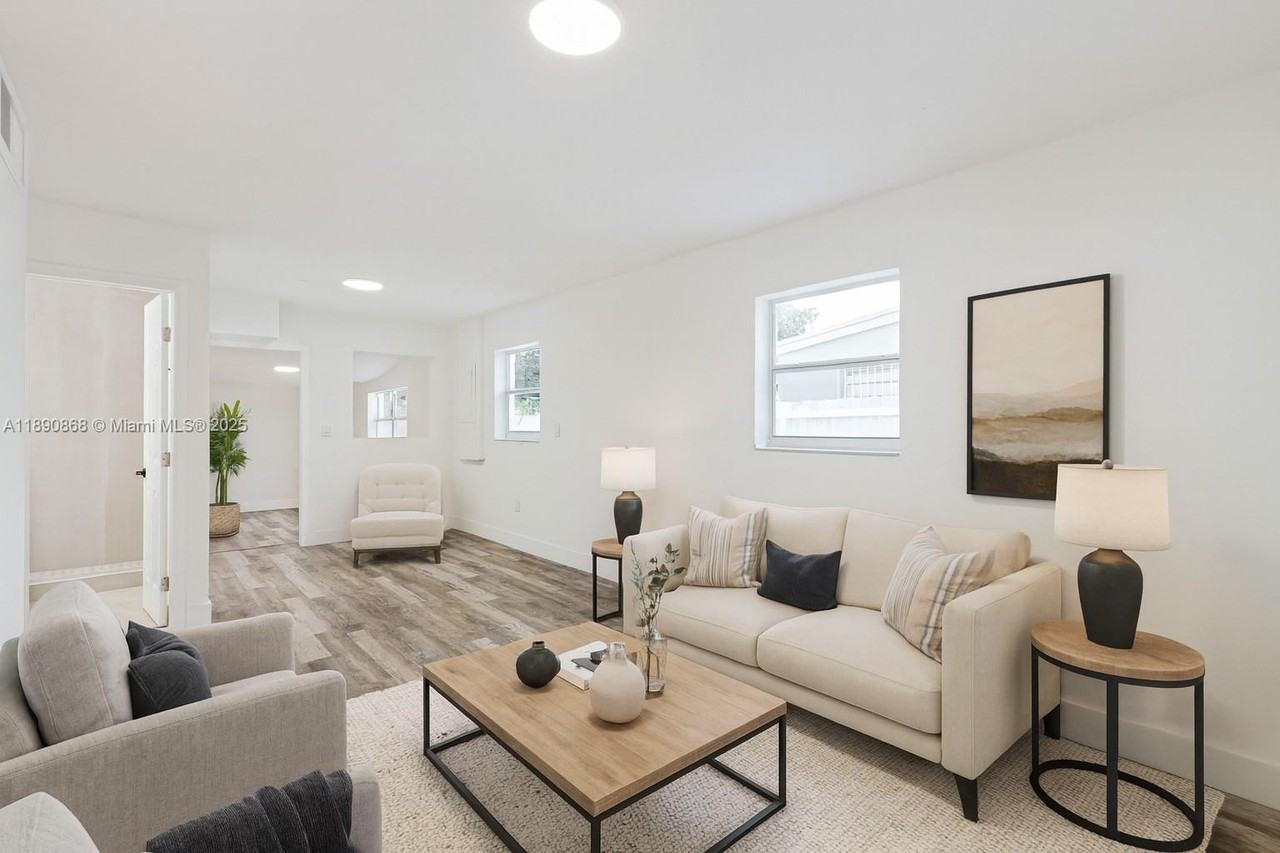 725 Burlington Street - Photo 3 of 8