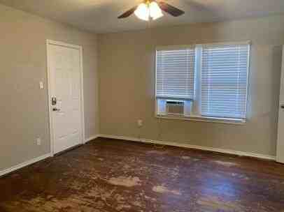 2324 16th St #A - Photo 3 of 8