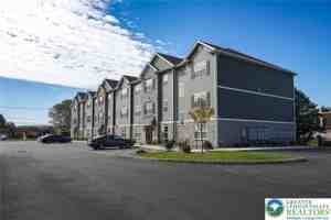 featured image of 1210-1214 Eaton Avenue #206