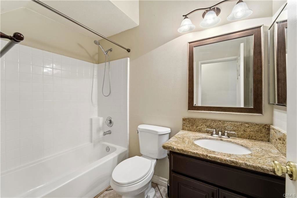 20300 Candice Ct - Photo 3 of 8