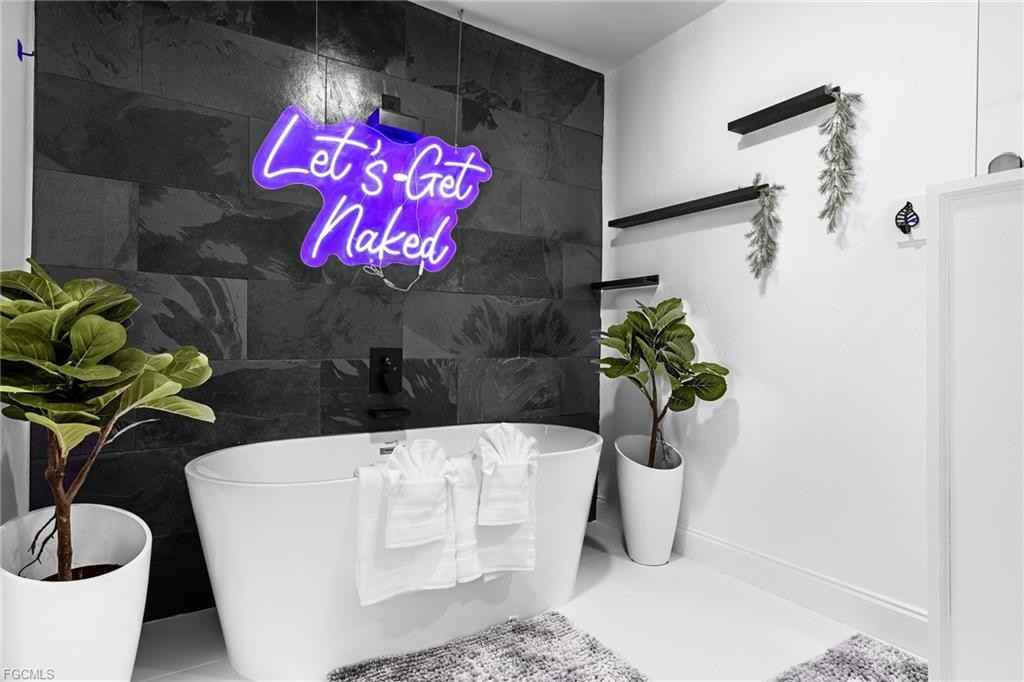 1804 Southwest 29th Terrace - Photo 3 of 8