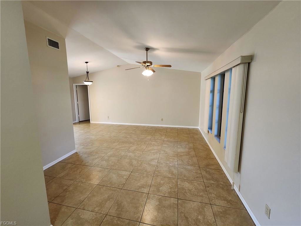 2213 Southeast 8th Place - Photo 4 of 8