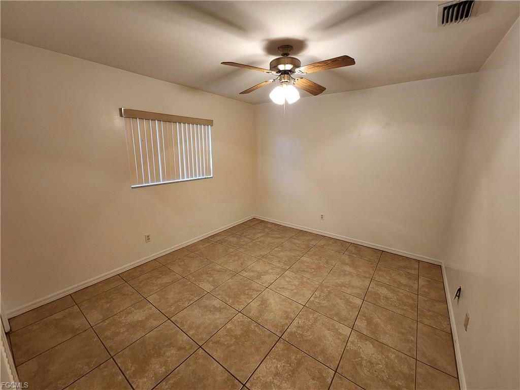 2213 Southeast 8th Place - Photo 7 of 8