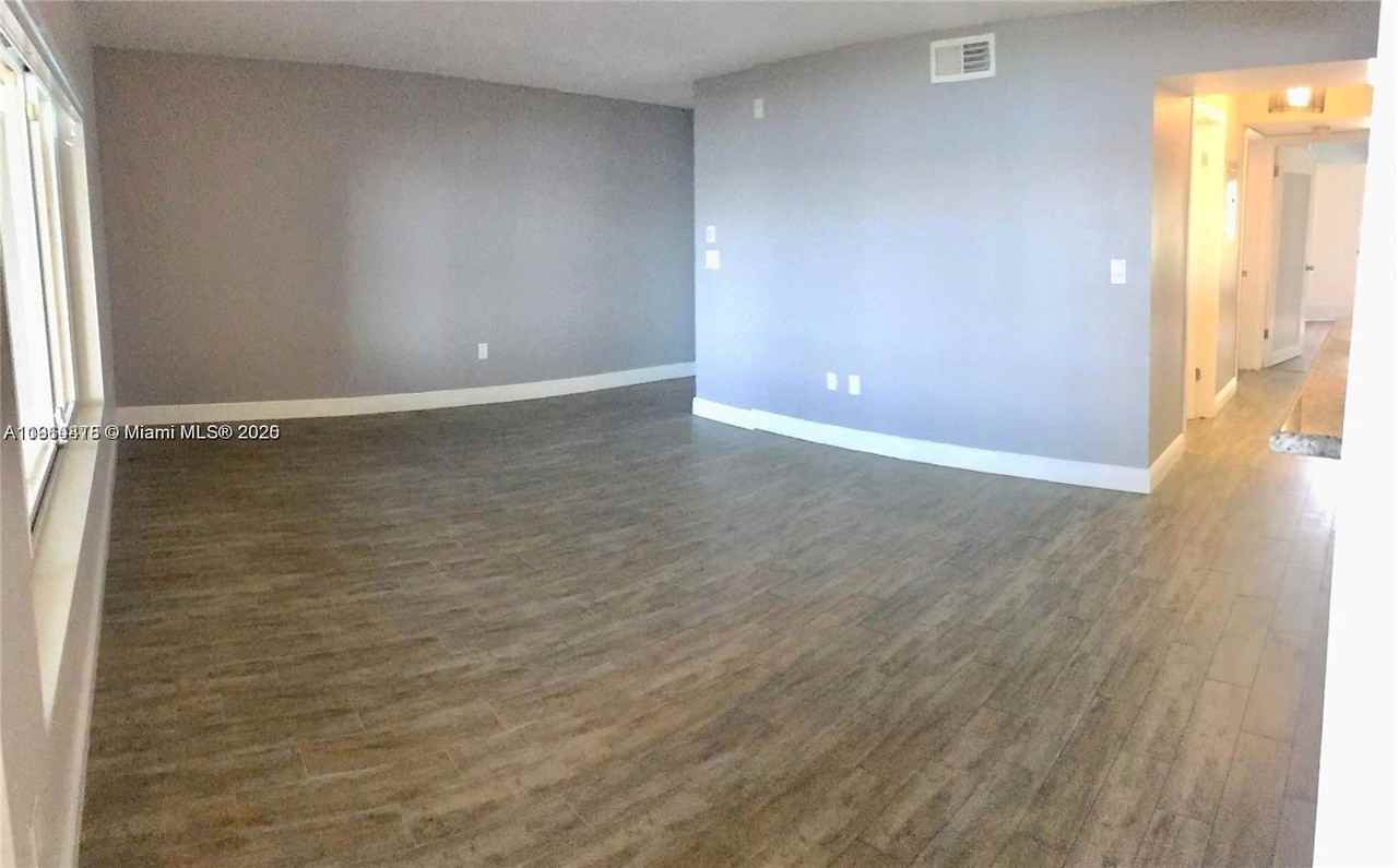 2445 Nw 33rd St #1404 - Photo 3 of 8