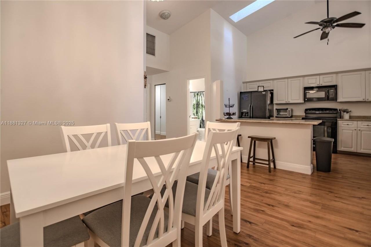 7652 Pinewalk Drive South #139 - Photo 4 of 26