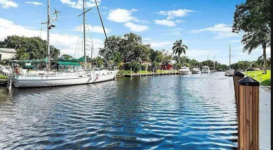 1201 River Reach Dr #212 - Photo 2 of 40