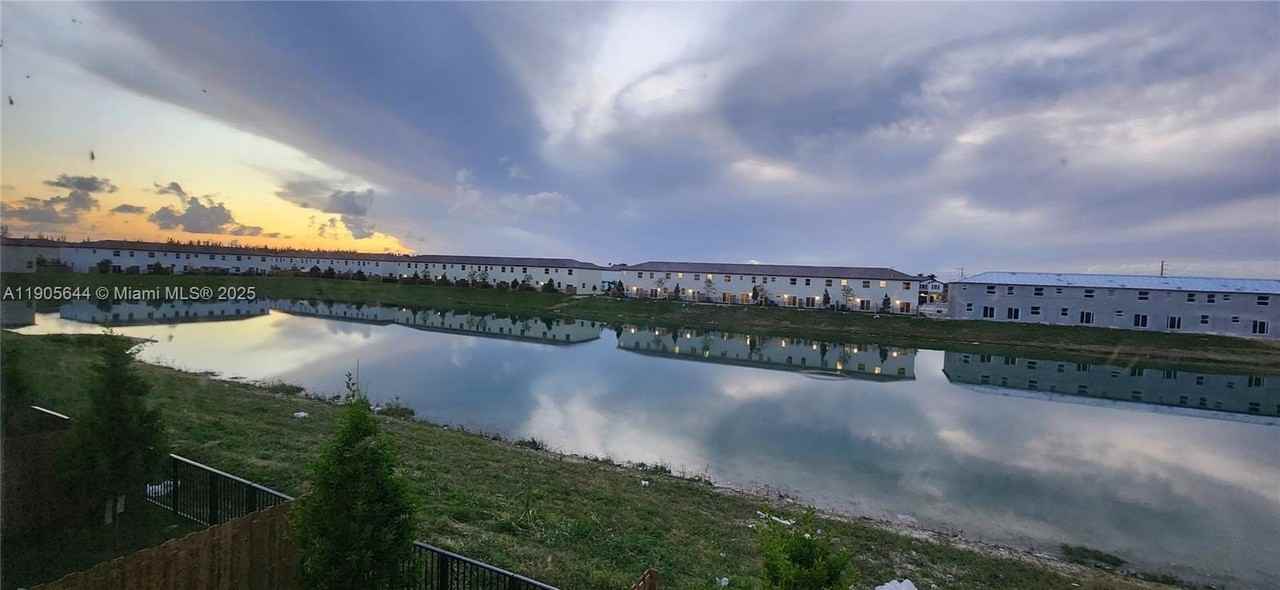 2740 Se 26th Ave #2740 - Photo 2 of 11