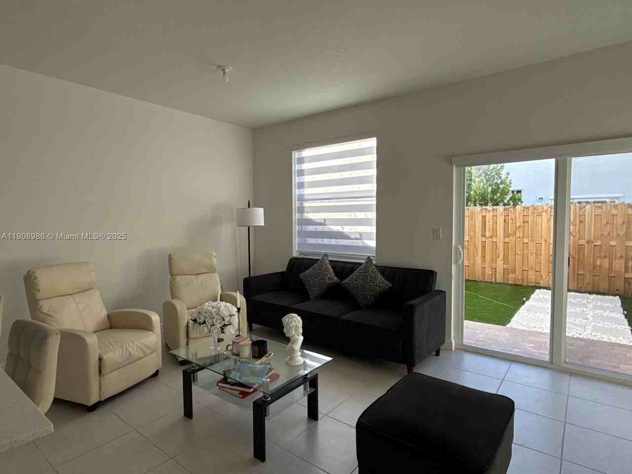 2894 Se 26th Ter #1 - Photo 4 of 11