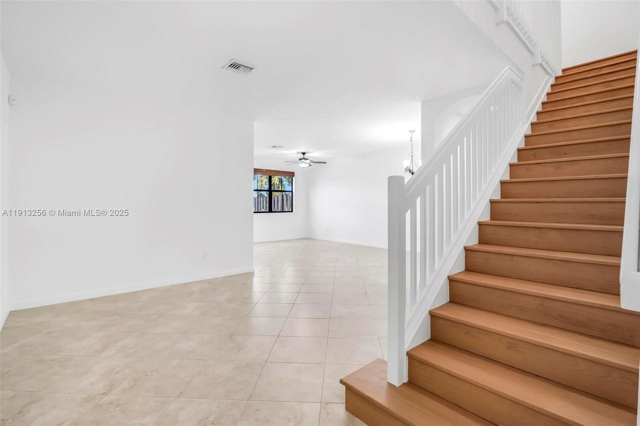 9583 Town Parc Cir N #9583 - Photo 5 of 48