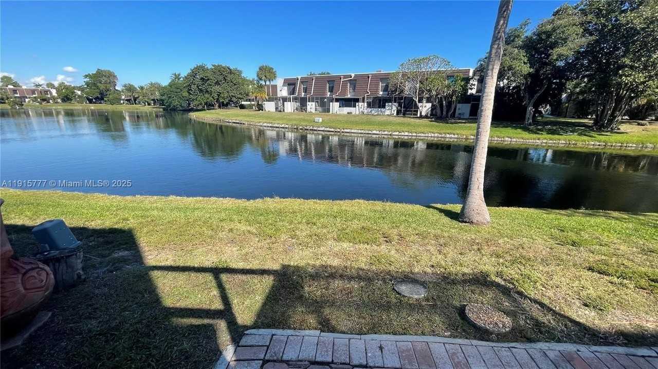 9113 Limetree Ln #170 - Photo 3 of 41