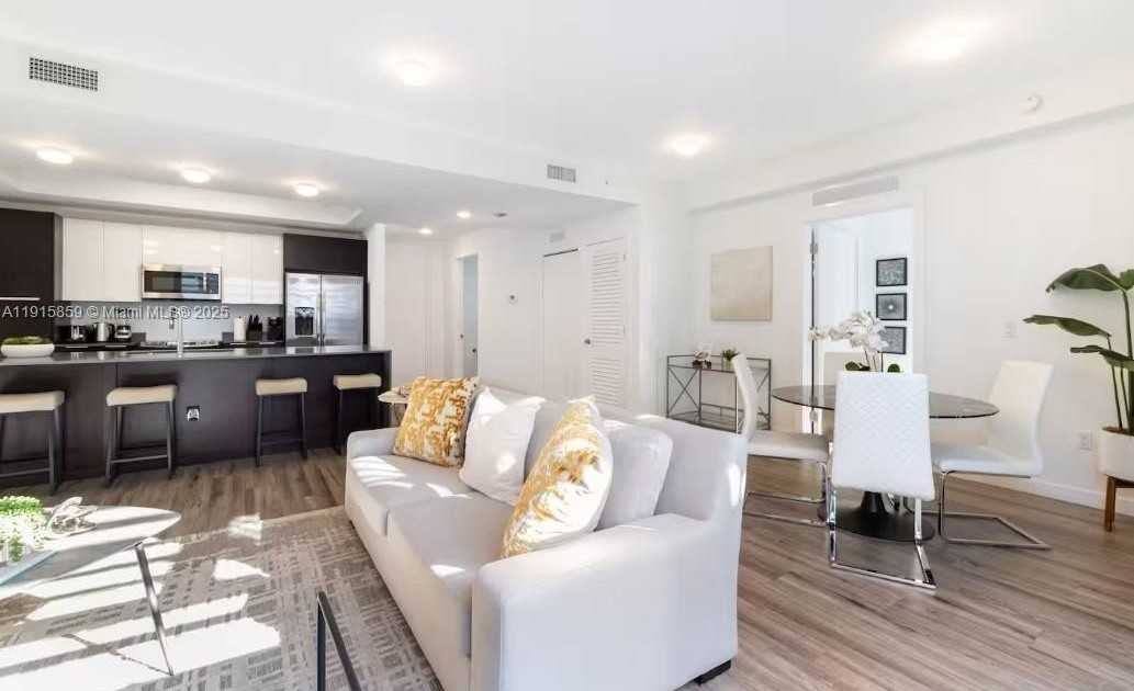 Bird Avenue #PHB - Photo 4 of 23