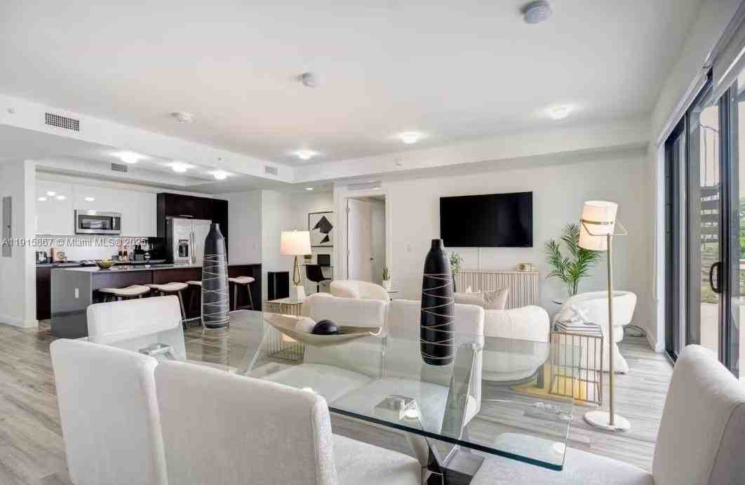 Bird Avenue #PHA - Photo 4 of 24