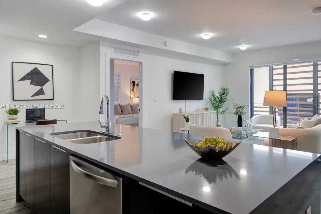 Bird Avenue #PHA - Photo 6 of 24