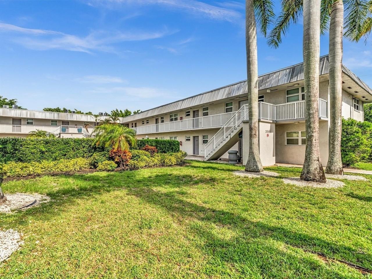 NW 89th Ave #211 - Photo 4 of 14