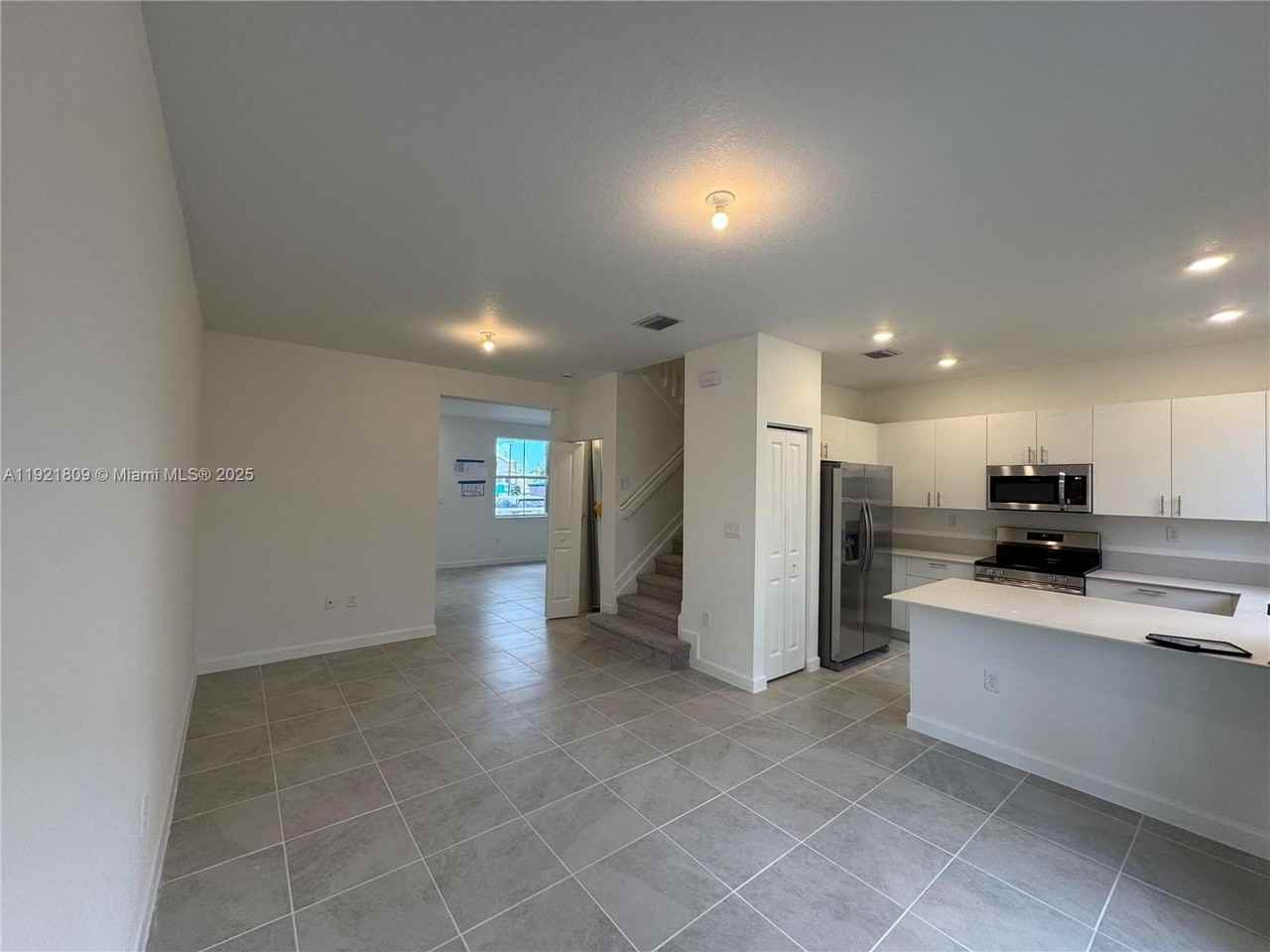 2622 Se 27th Ct #2622 - Photo 5 of 12