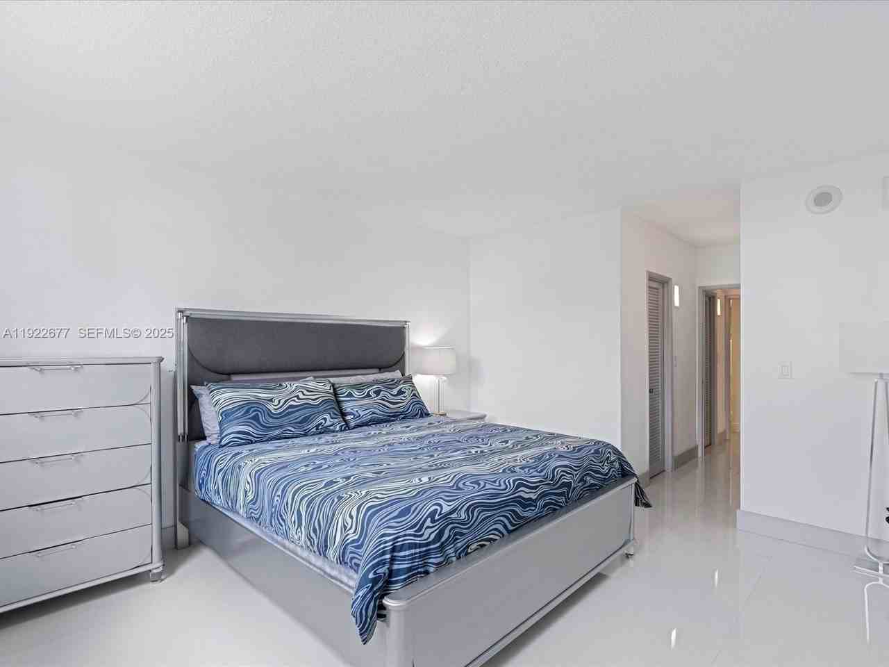 19370 Collins Ave #625 - Photo 7 of 12