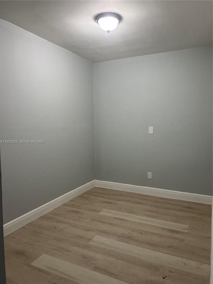 9710 Sw SW 161 ST - Photo 5 of 9