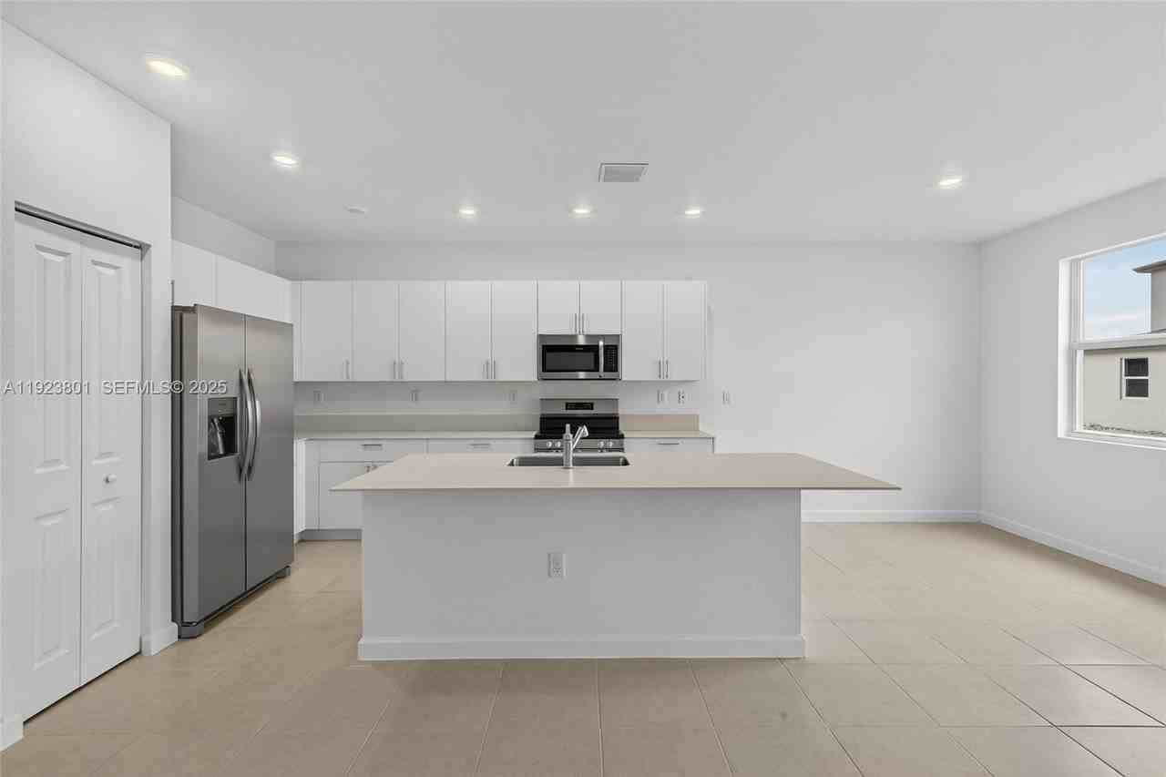 Sw 340th St - Photo 2 of 48