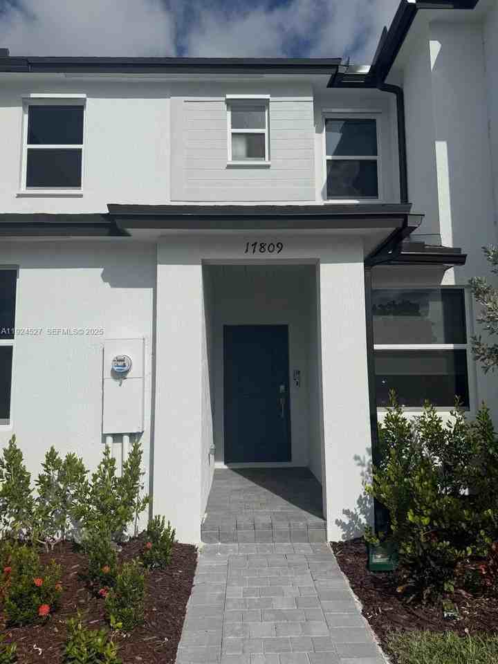 17809 Sw 356th Ter #0 - Photo 3 of 20