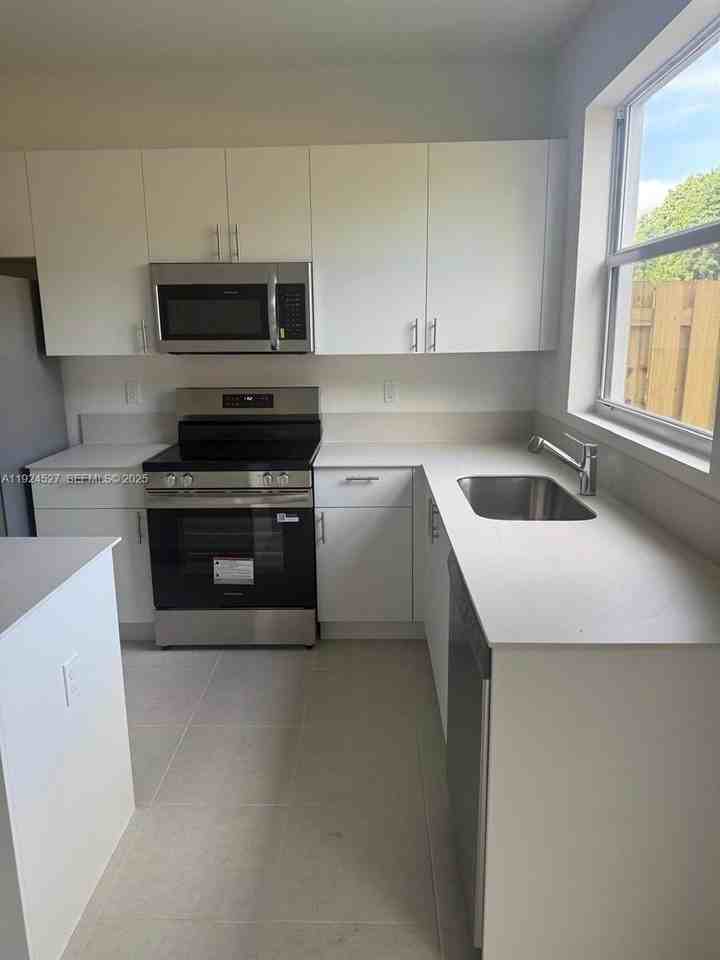 17809 Sw 356th Ter #0 - Photo 6 of 20